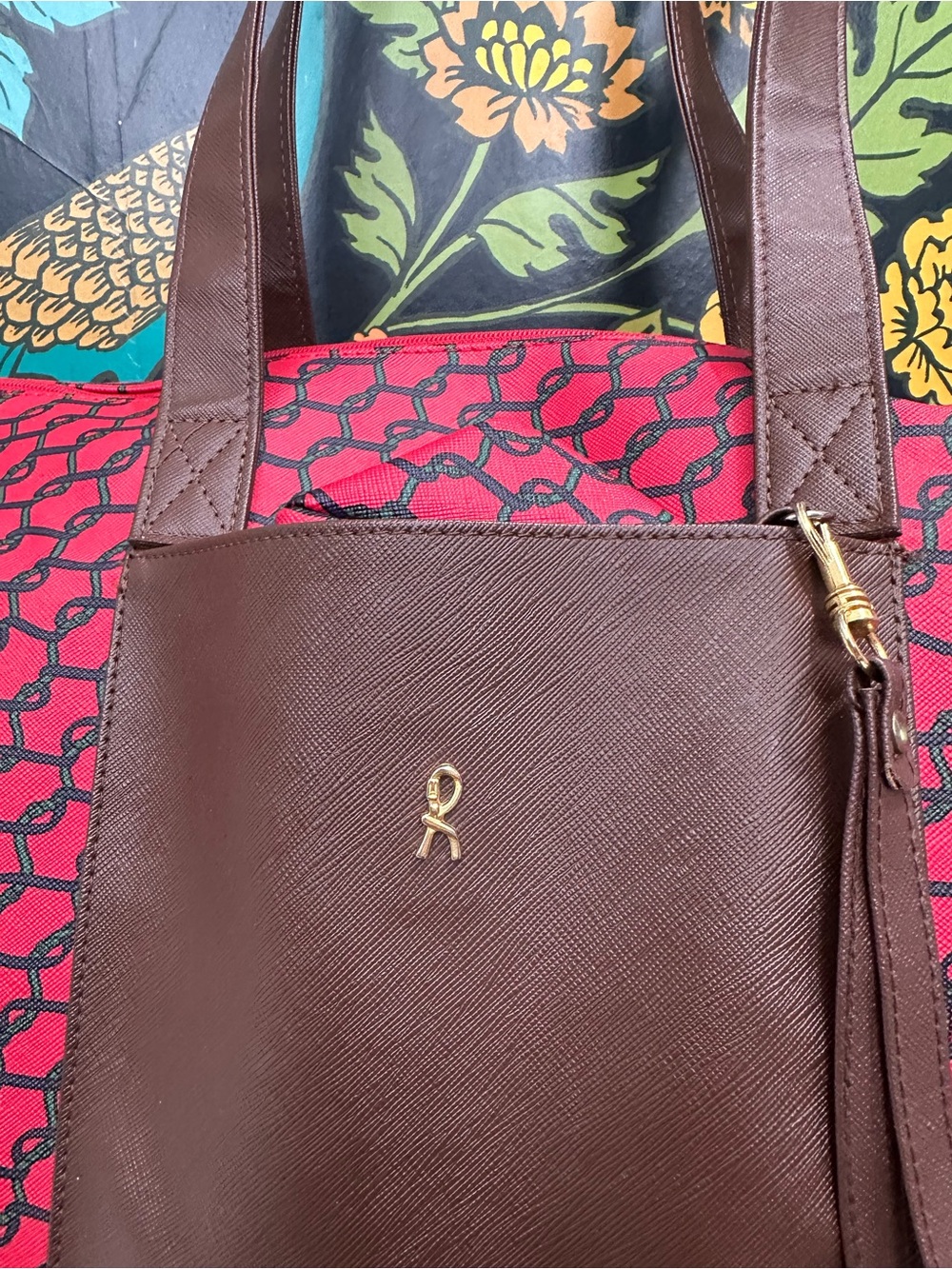 Roberta di Camerino Saumur Monogram Tote With Pouch - Picture 5 of 17